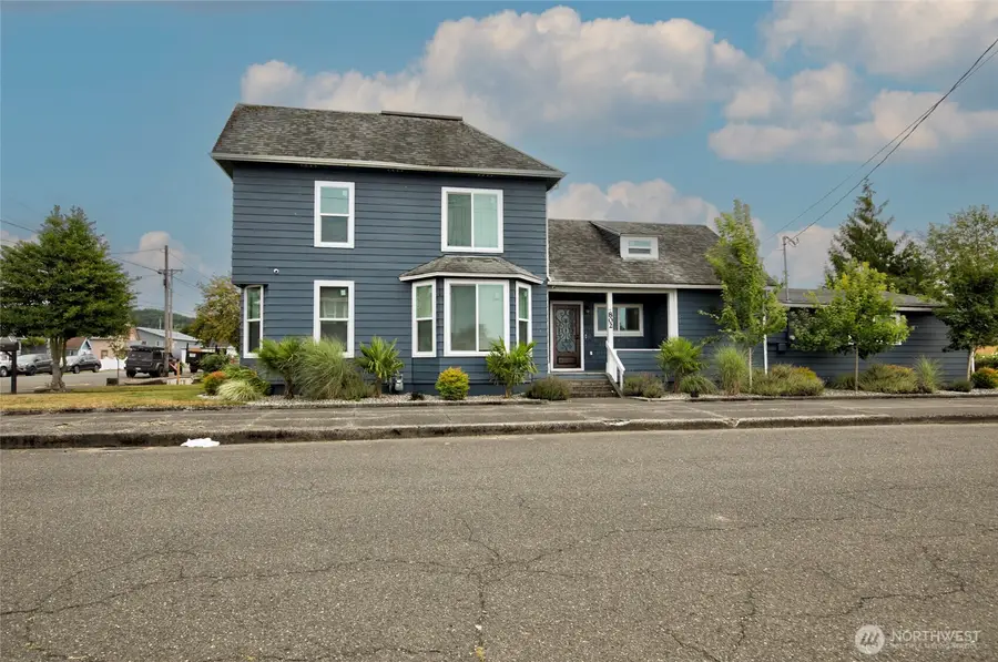 802 Eklund Avenue, Hoquiam, WA 98550 - #3