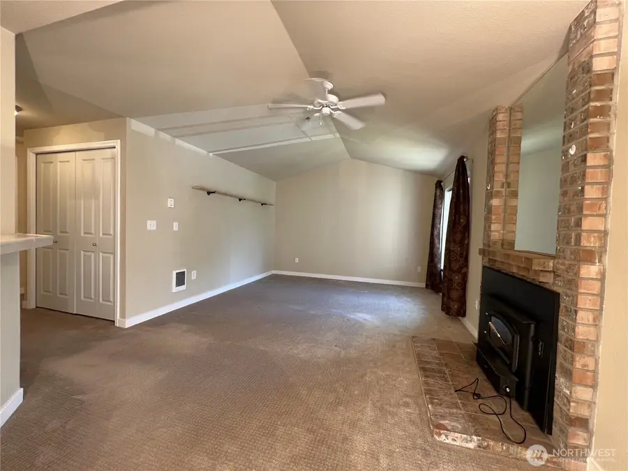 11527 Hwy99 #D 303, Everett, WA 98204 - #3