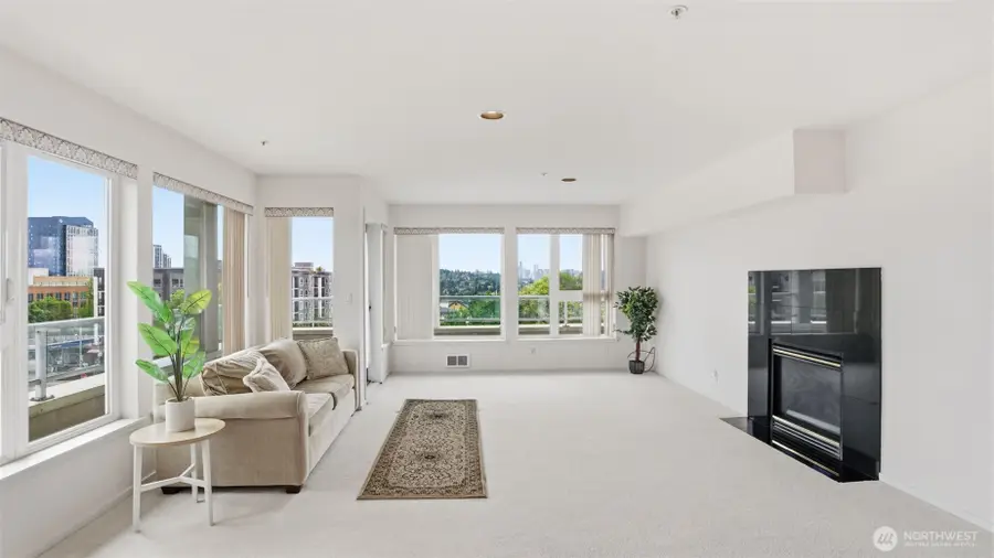 4528 8th Avenue Ne #4B, Seattle, WA 98105 - #2