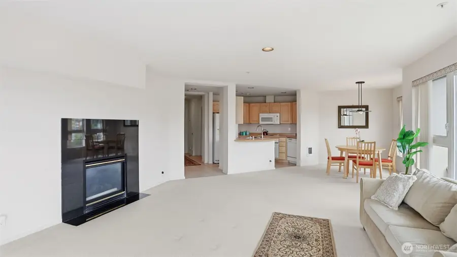 4528 8th Avenue Ne #4B, Seattle, WA 98105 - #3