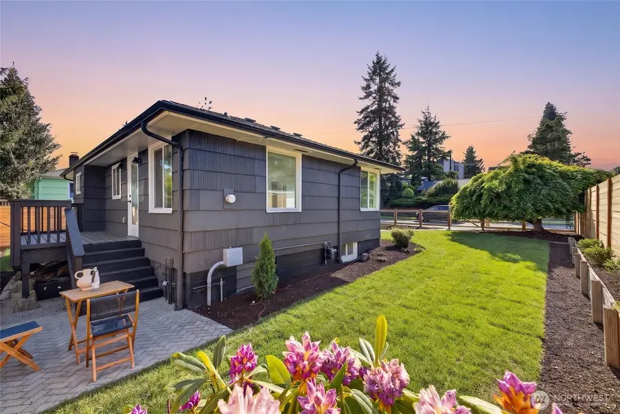 3402 48th Avenue Sw, Seattle, WA 98116 - #2