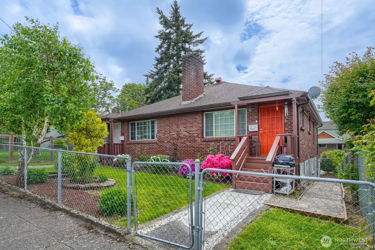 4207 S Bateman Street, Seattle, WA 98118 - #1