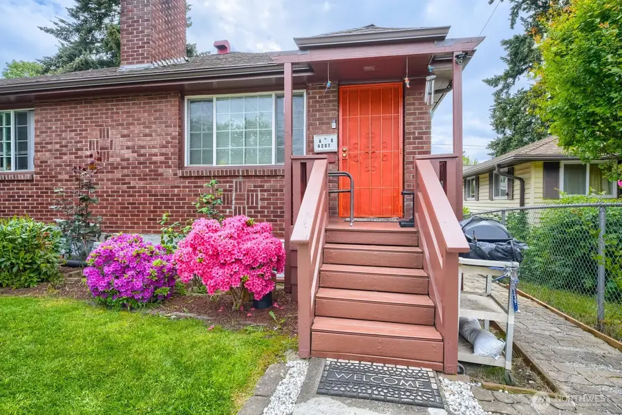 4207 S Bateman Street, Seattle, WA 98118 - #3