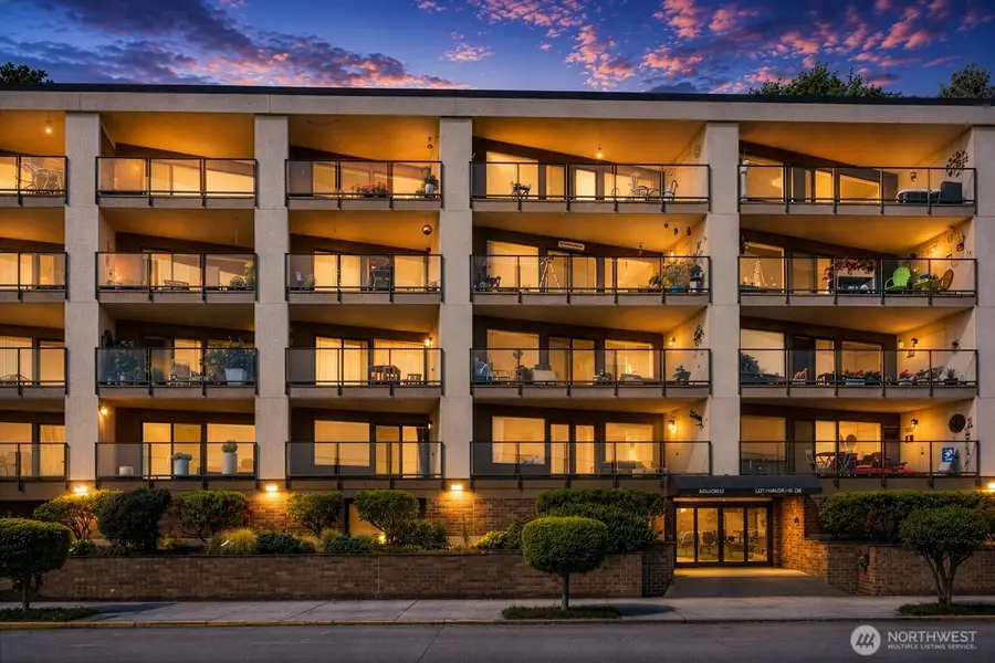 1221 Harbor Avenue Sw #105, Seattle, WA 98116 - #3