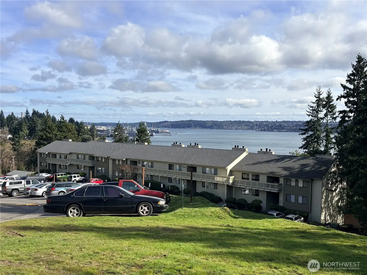 1700 W Sunn Fjord Lane #L101, Bremerton, WA 98312 - #1