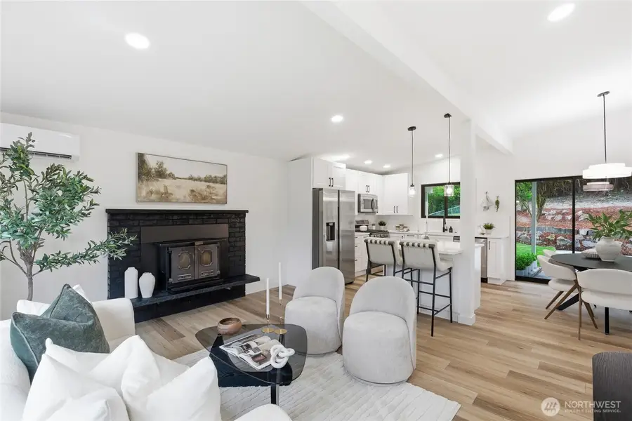 11255 Roseberg Avenue S, Seattle, WA 98168 - #2