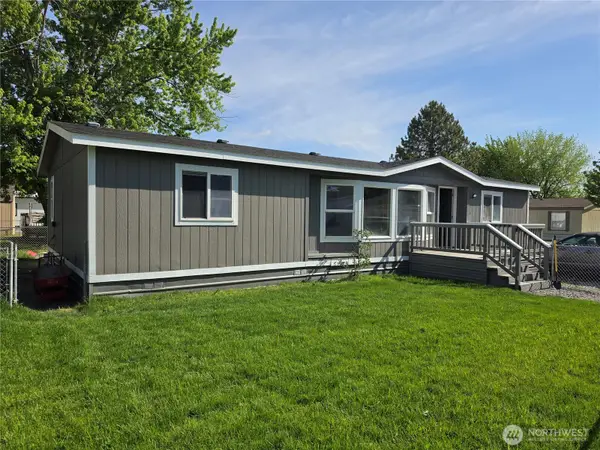 6750 Desert View Drive, West Richland, WA 99353
