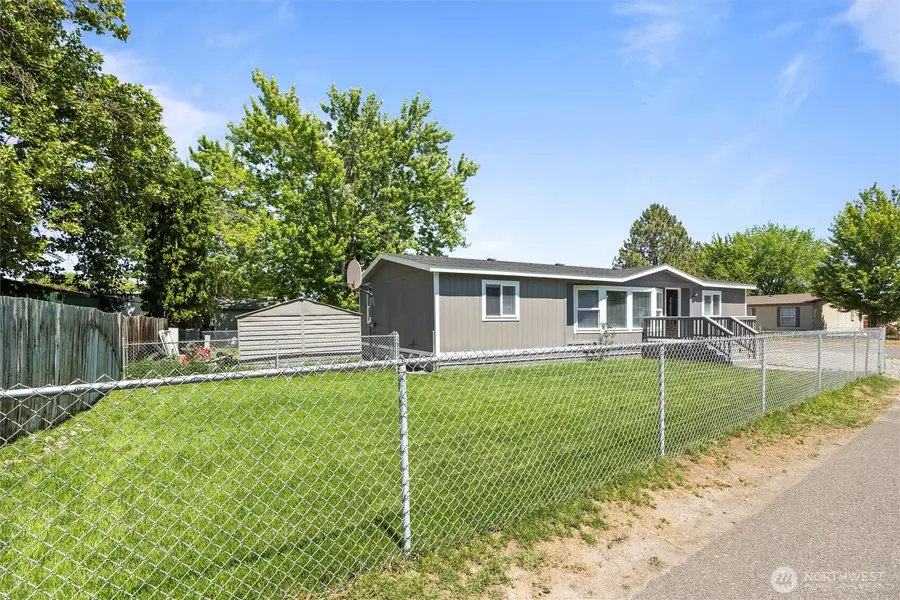 6750 Desert View Drive, West Richland, WA 99353 - #2