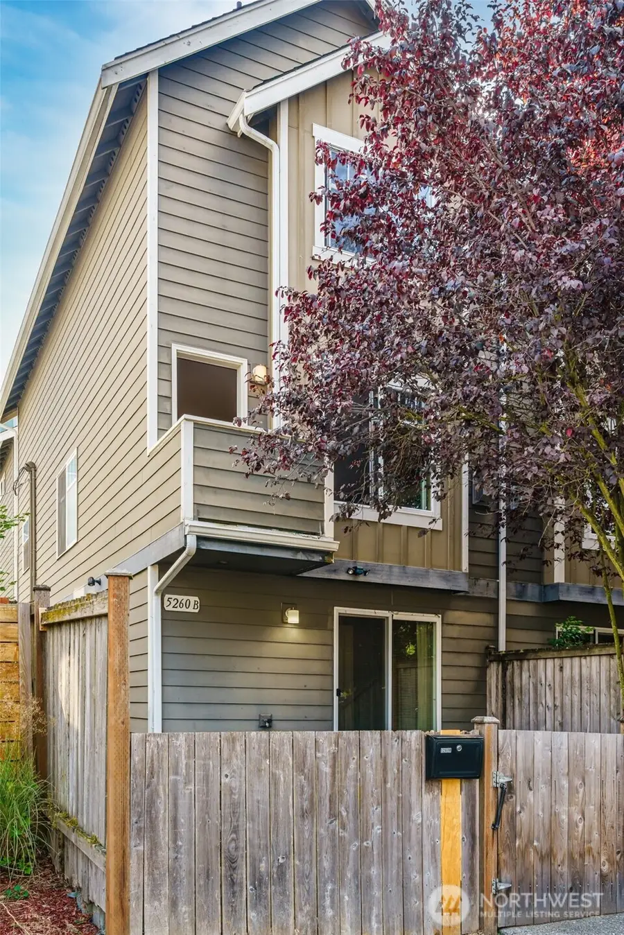 5260 Brooklyn Avenue Ne, Seattle, WA 98105 - #2