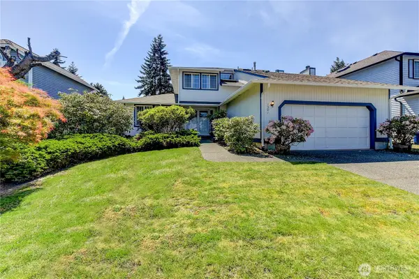 1301 S 236th Place, Des Moines, WA 98198