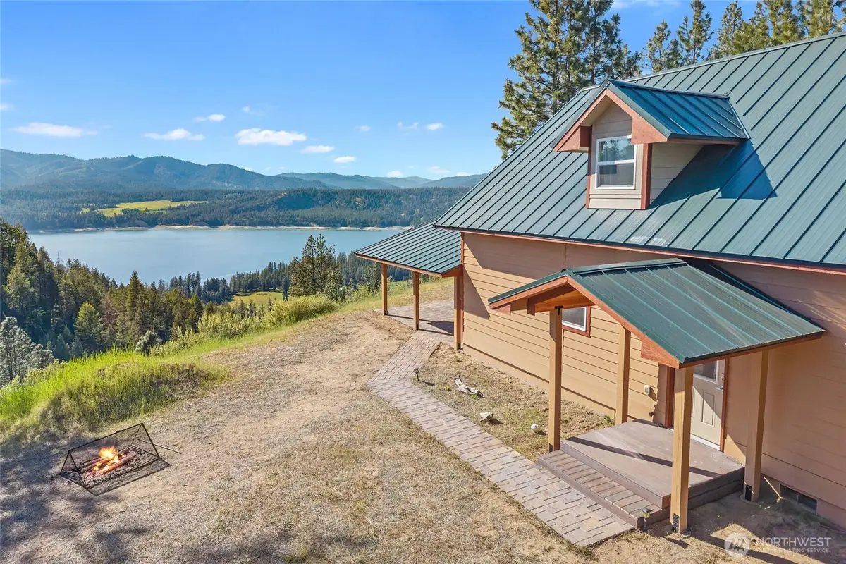 6523 Camp Naborlee Road, Fruitland, WA 99129 - #1