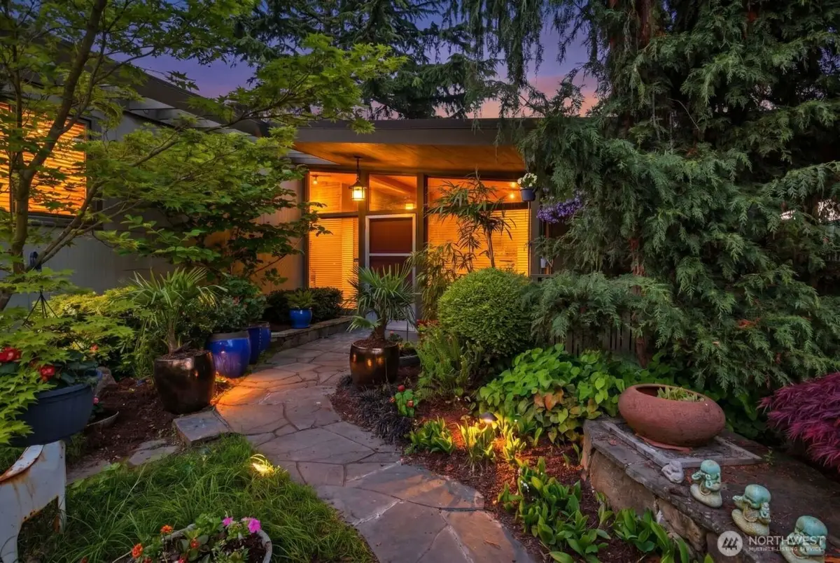 2514 Shoreland Drive S, Seattle, WA 98144 - #1