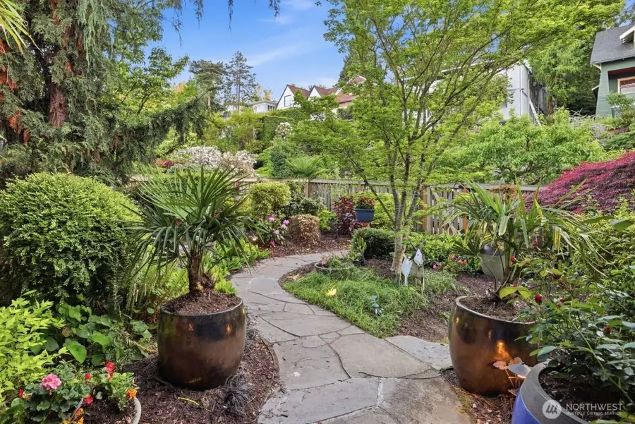2514 Shoreland Drive S, Seattle, WA 98144 - #3