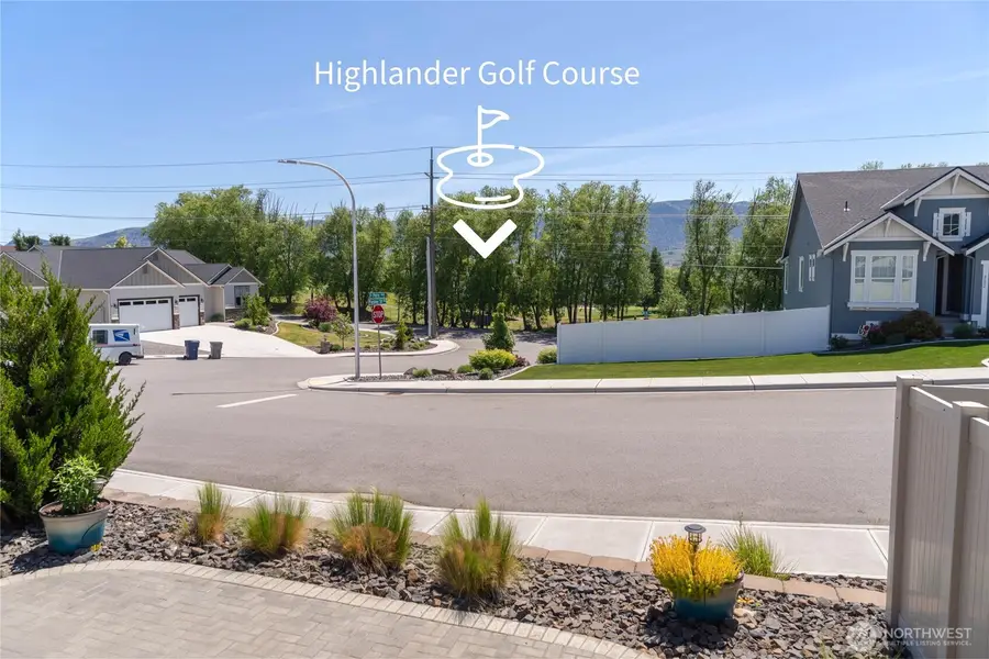 760 S Perry Avenue, East Wenatchee, WA 98802 - #2