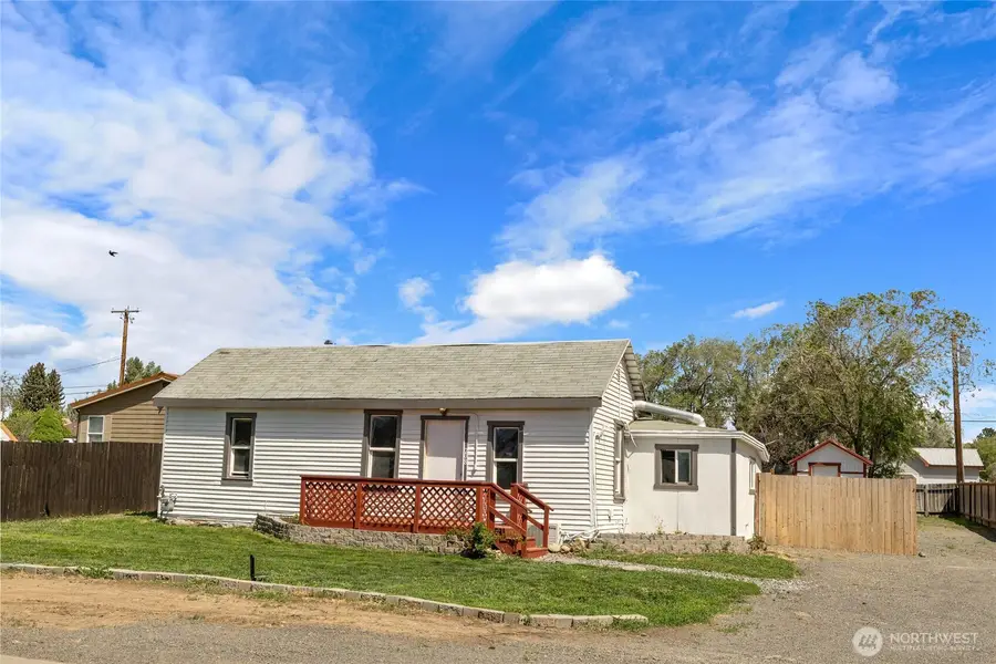 208 N Spokane Street, Kittitas, WA 98934 - #2