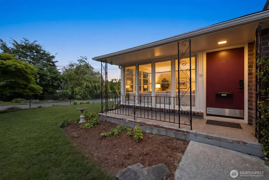7904 39th Avenue Sw, Seattle, WA 98136 - #2
