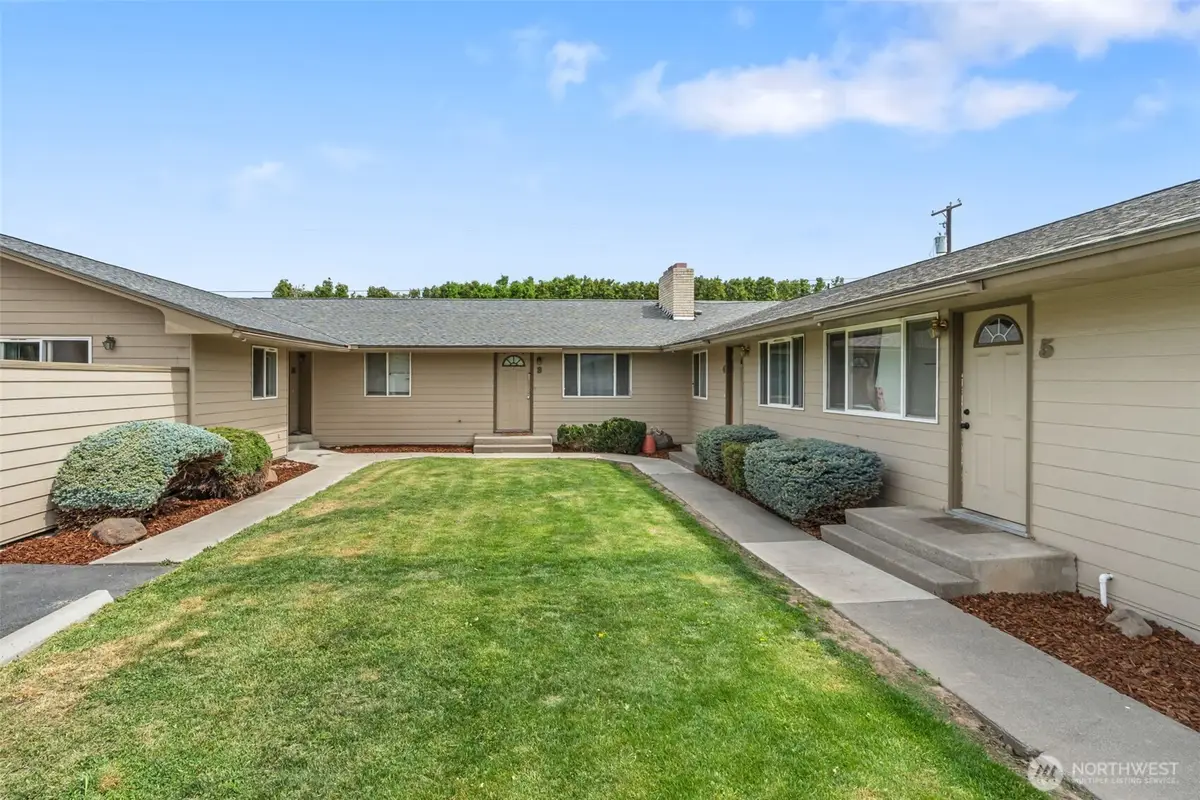 1011 1013, 1015 S 48th Avenue, Yakima, WA 98908 - #1