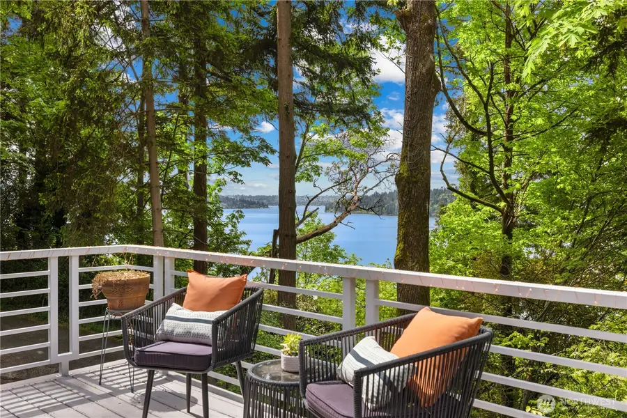 3813 W Mercer Way, Mercer Island, WA 98040 - #2