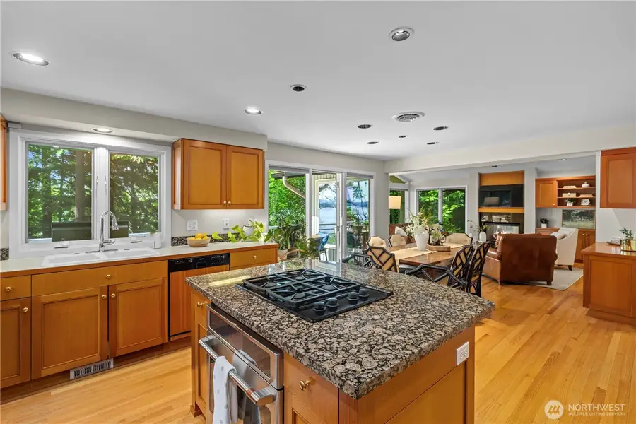 3813 W Mercer Way, Mercer Island, WA 98040 - #3