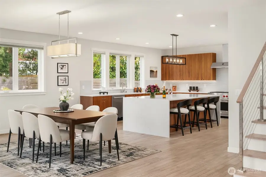 12516 Phinney Avenue N, Seattle, WA 98133 - #2