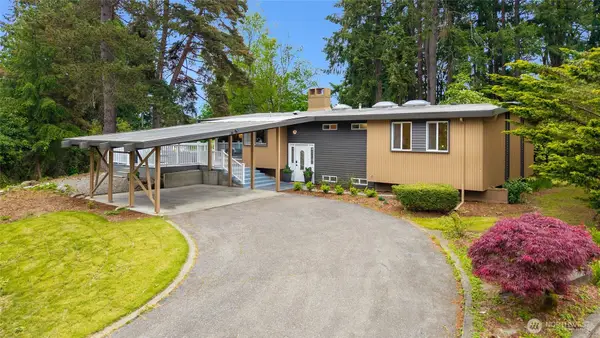 16559 SE 45th Place, Bellevue, WA 98006
