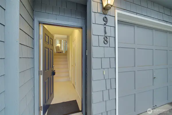 918 N 165th Street, Shoreline, WA 98133