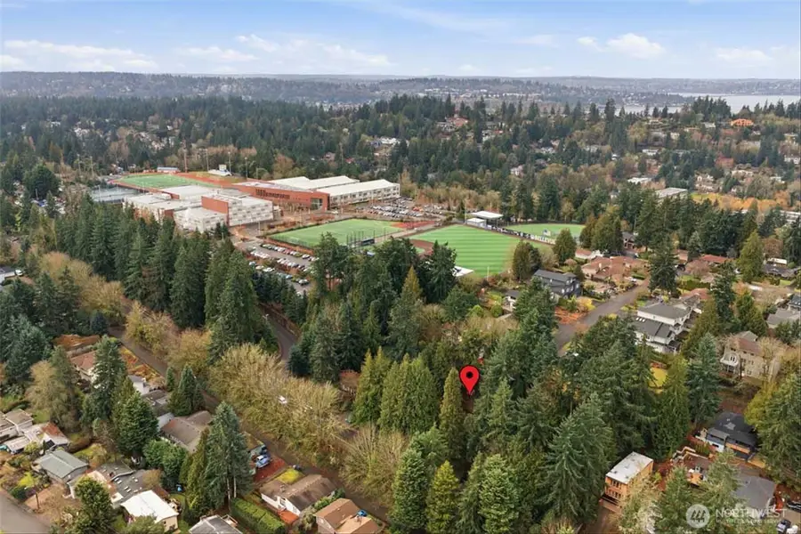 339 108th Avenue Se, Bellevue, WA 98004 - #3