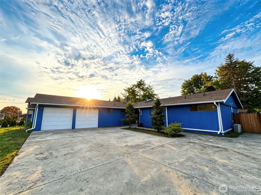 1836 NE 16th Street, Renton, WA 98056 - #2