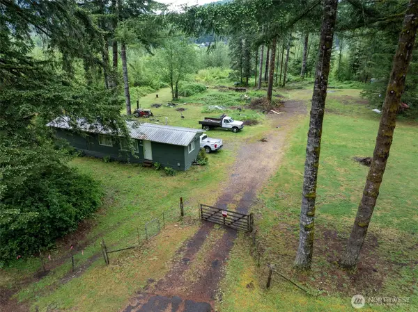 12155 Lewis River Road, Ariel, WA 98603