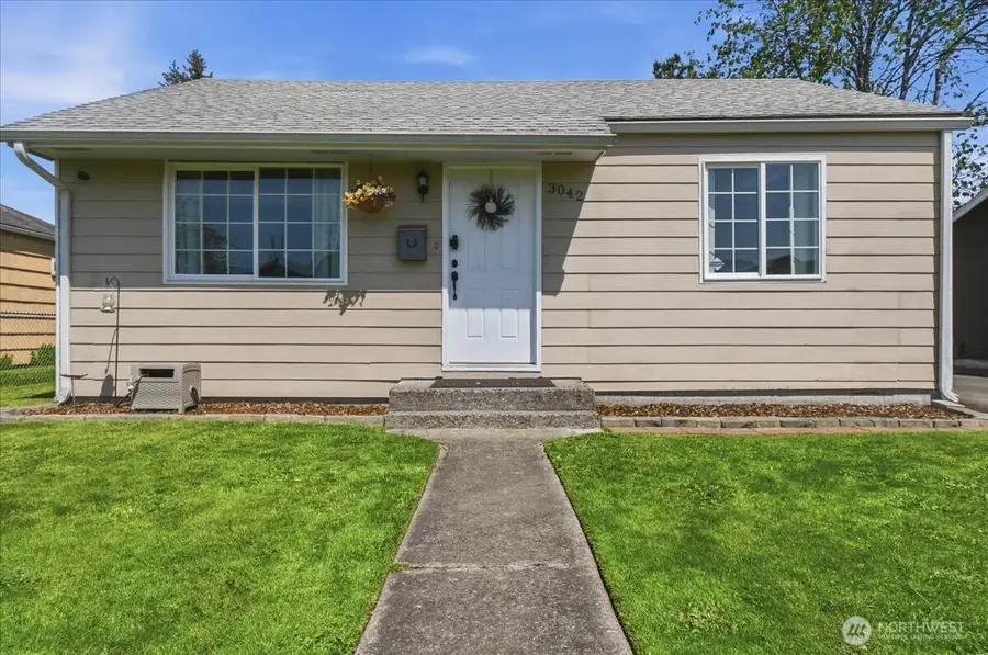 3042 Field Street, Longview, WA 98632 - #2