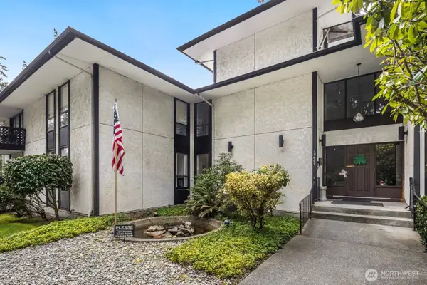 19409 56th Avenue W #202, Lynnwood, WA 98036