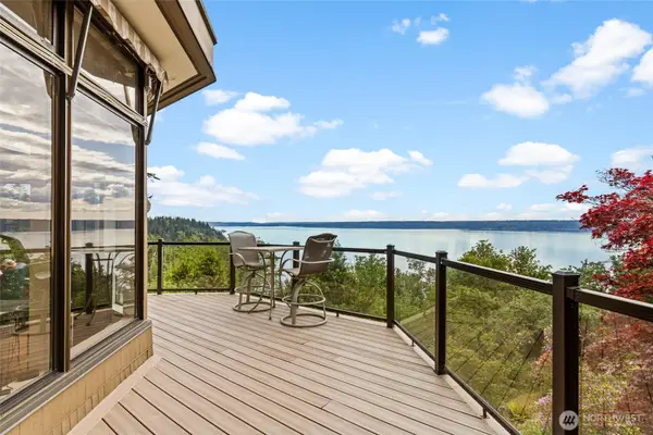 1919 SW Cove Point Road, Burien, WA 98146
