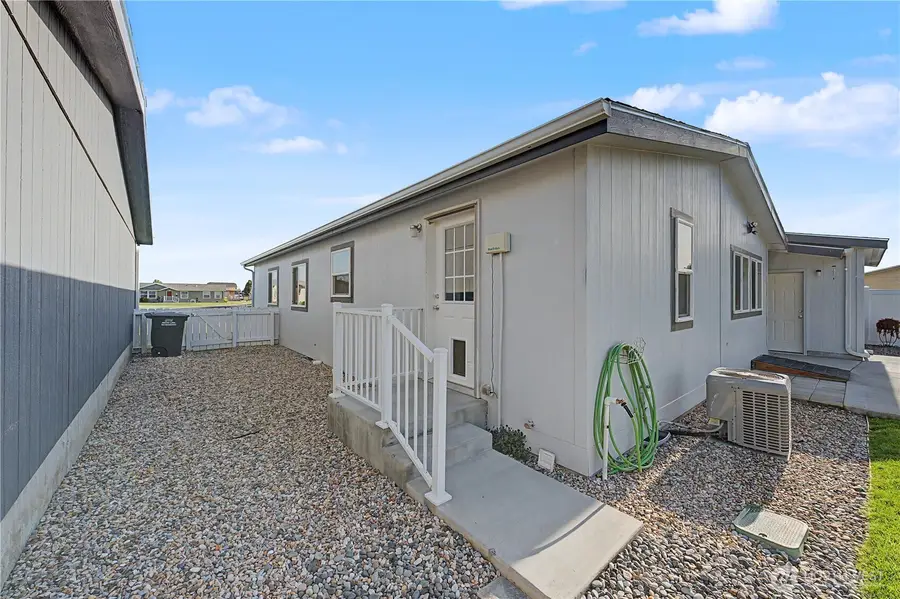 1701 E Burr Avenue #20, Moses Lake, WA 98837 - #3