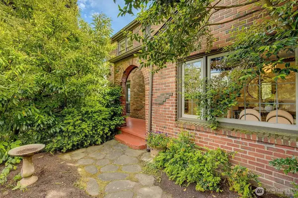 3601 E Cherry Street, Seattle, WA 98122