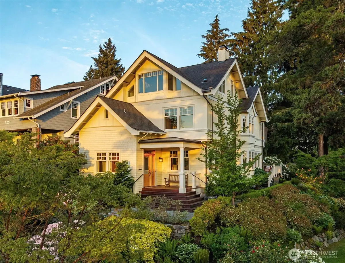 233 36th Avenue E, Seattle, WA 98112 - #1