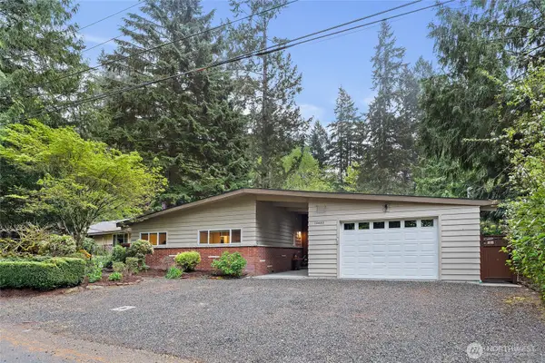 18483 47th Place Ne, Lake Forest Park, WA 98155