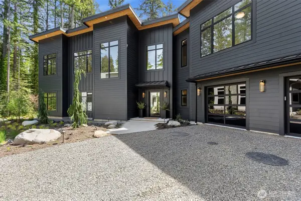 13970 Manzanita Road Ne, Bainbridge Island, WA 98110