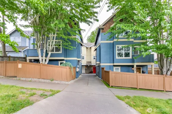 2816 SW Adams Street #B, Seattle, WA 98126
