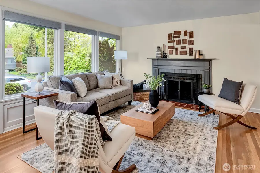 8232 39th Avenue Ne, Seattle, WA 98115 - #3