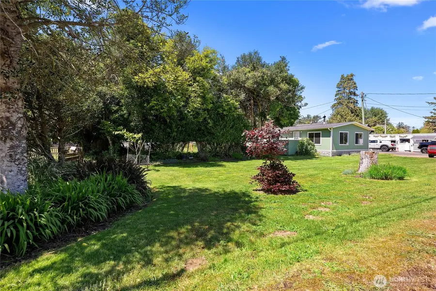1210 35th Street, Seaview, WA 98644 - #3