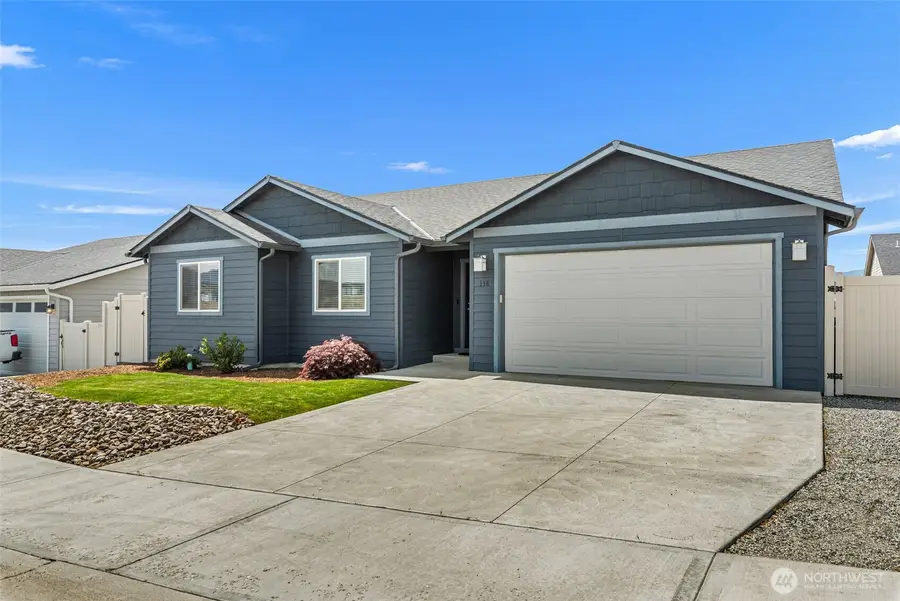 138 S Nevada Avenue, East Wenatchee, WA 98802 - #2