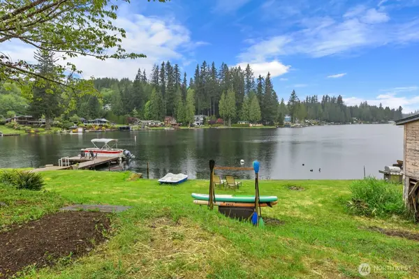 2702 Middle Shore Road, Snohomish, WA 98296