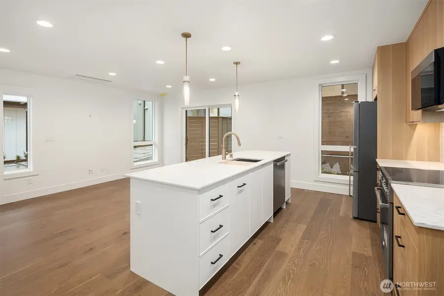 4411 2nd Avenue Ne, Seattle, WA 98105 - #3