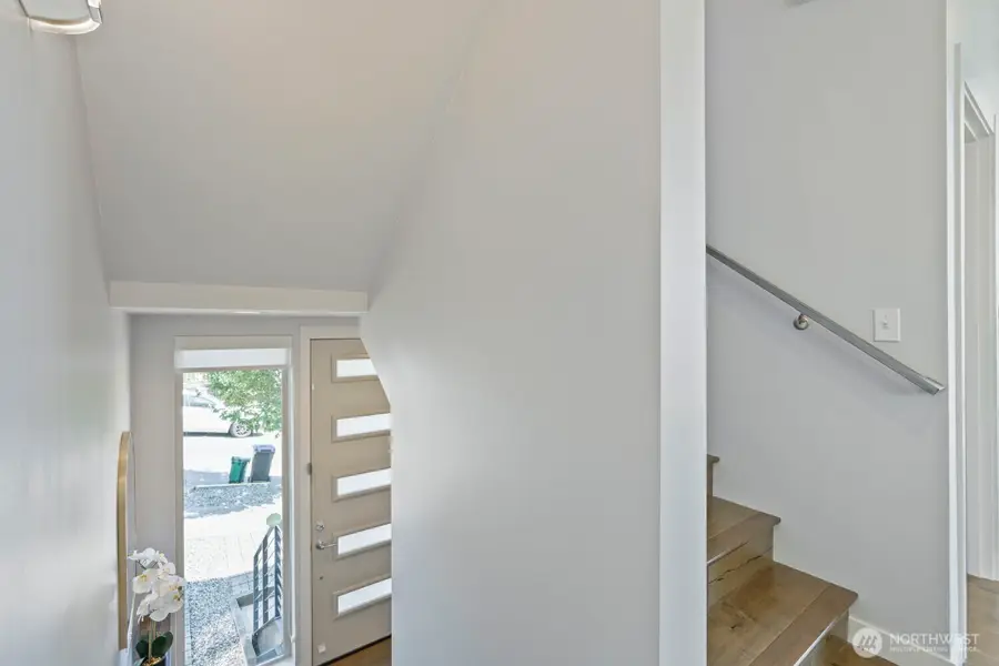2337 W Plymouth Street, Seattle, WA 98199 - #3