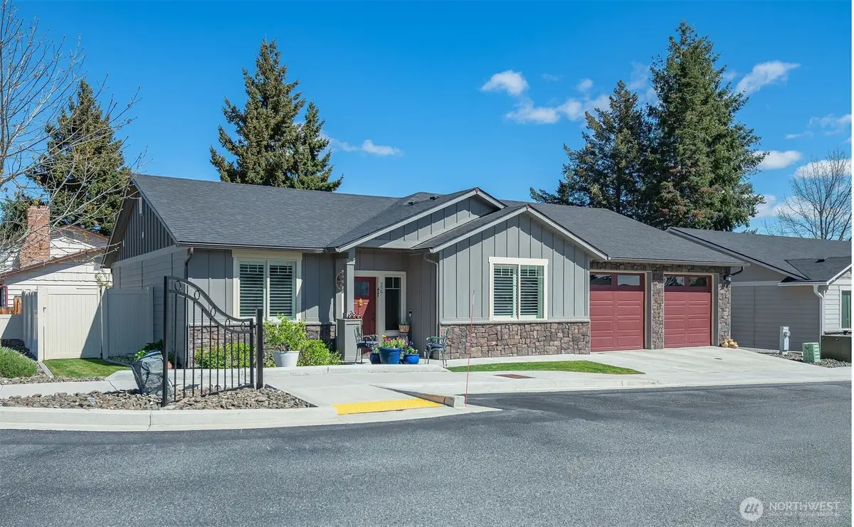 227 Pershing Circle, Wenatchee, WA 98801 - #1