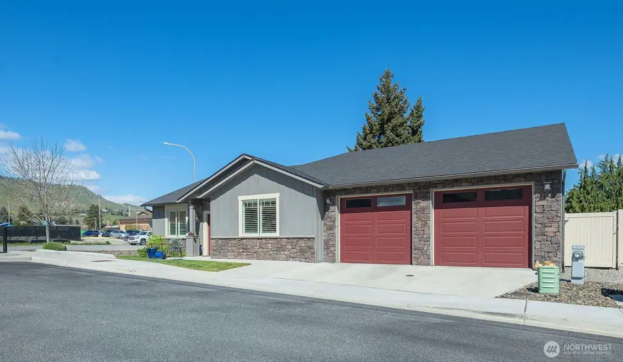 227 Pershing Circle, Wenatchee, WA 98801 - #3