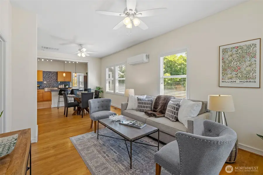 3228 39th Avenue Sw, Seattle, WA 98116 - #2