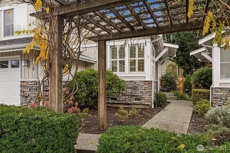 120 Newport Way Nw #16, Issaquah, WA 98027 - #2