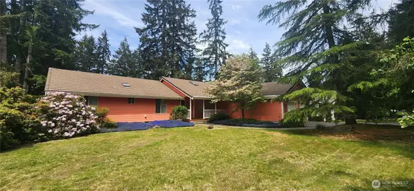130 E Lakeland Way, Allyn, WA 98524