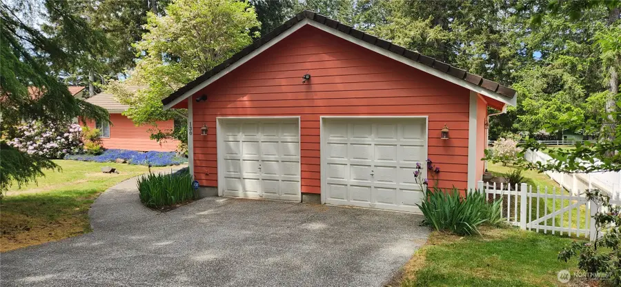 130 E Lakeland Way, Allyn, WA 98524 - #2